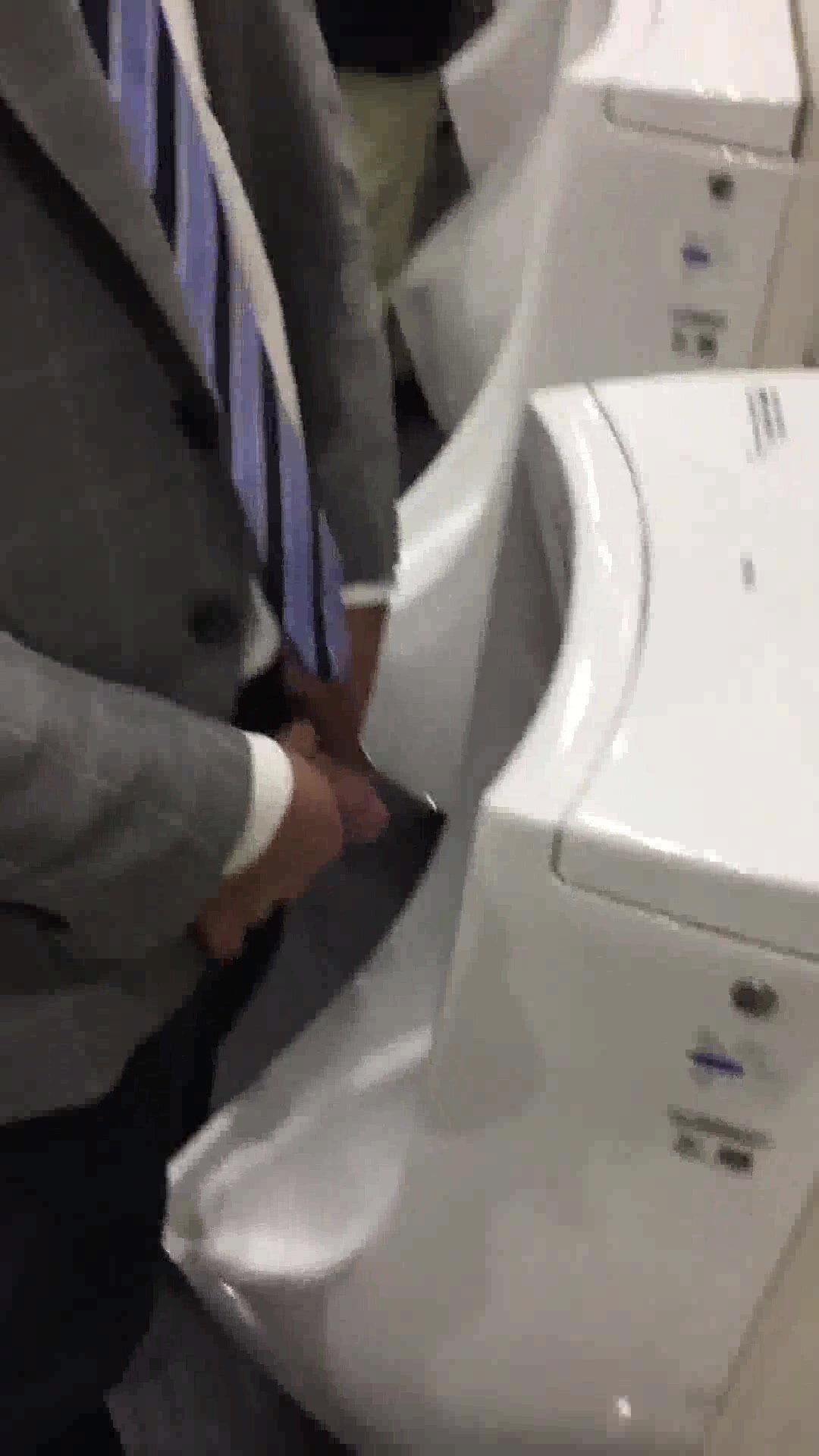 Japanese office guy  pissing spycam 1
