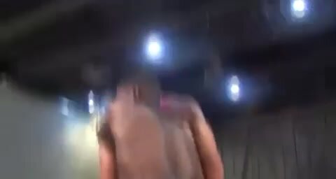 wrestle: Thug beats Dominican Muscle man’s ass