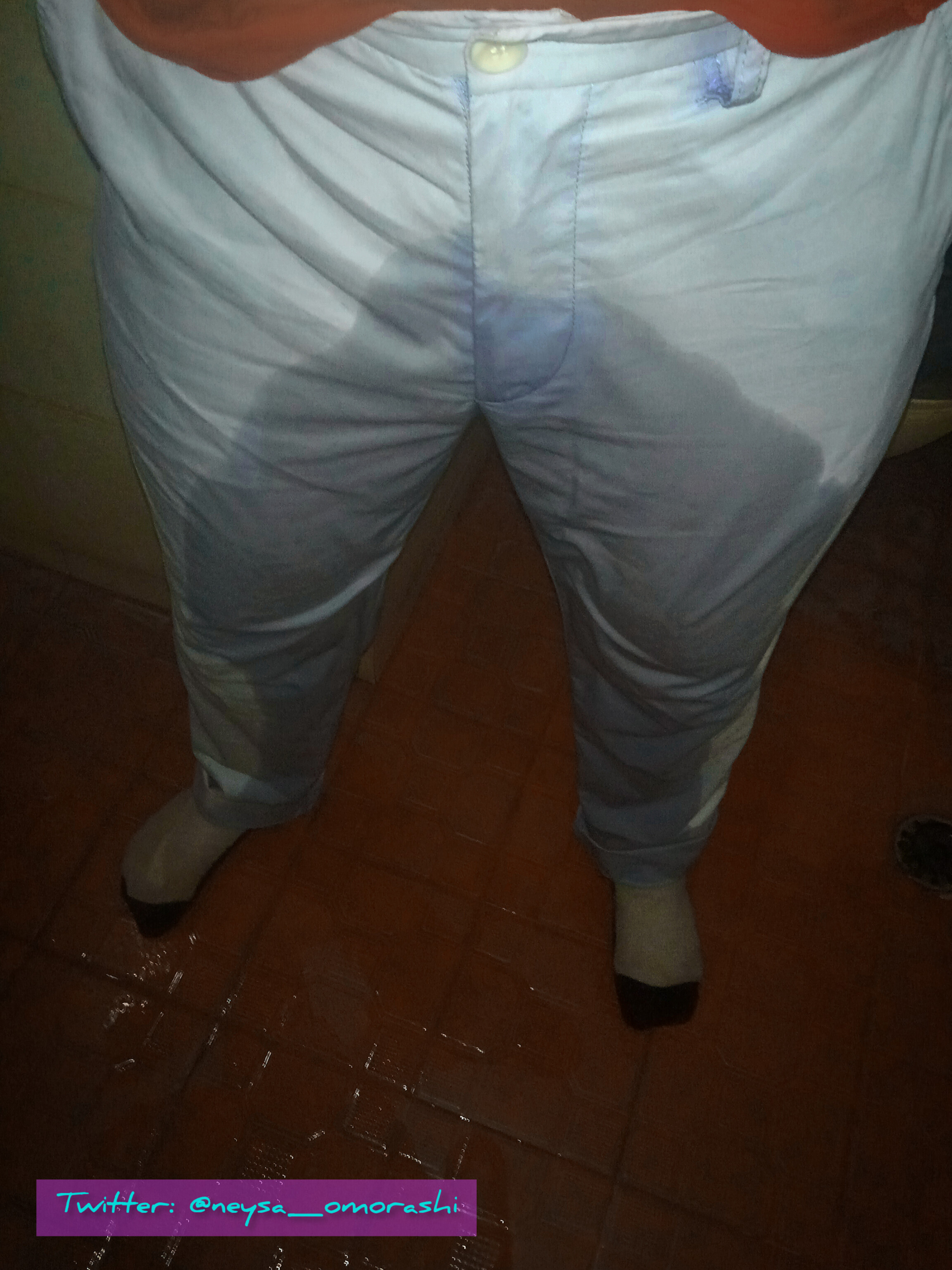 Indonesian girl pee her pants after work