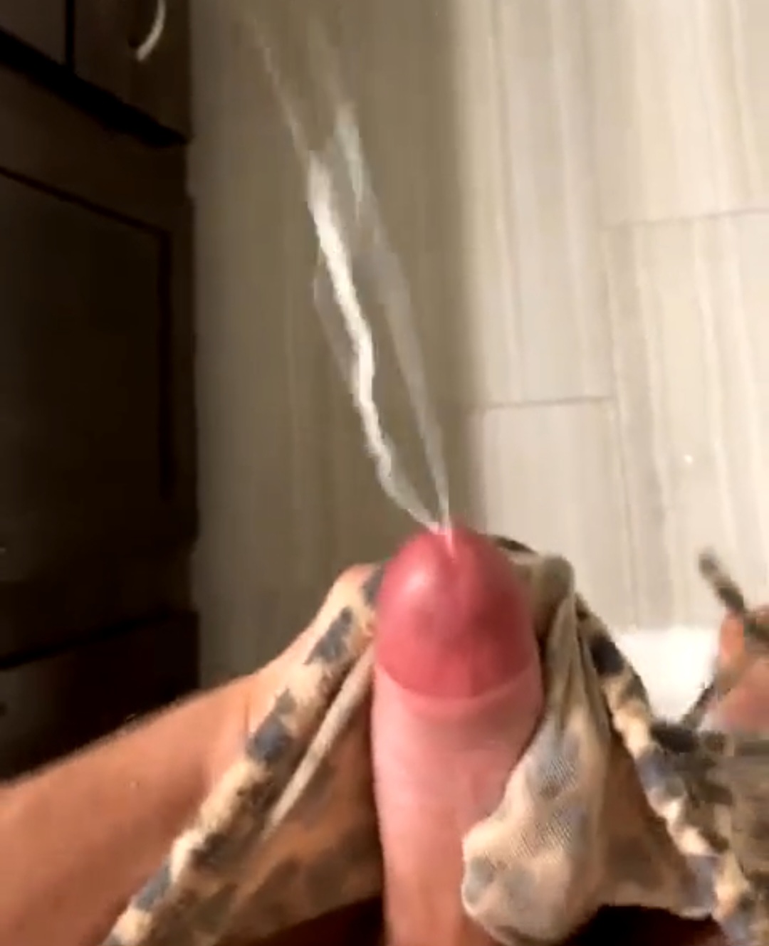 sexy straight guy shooting cum like a fountain