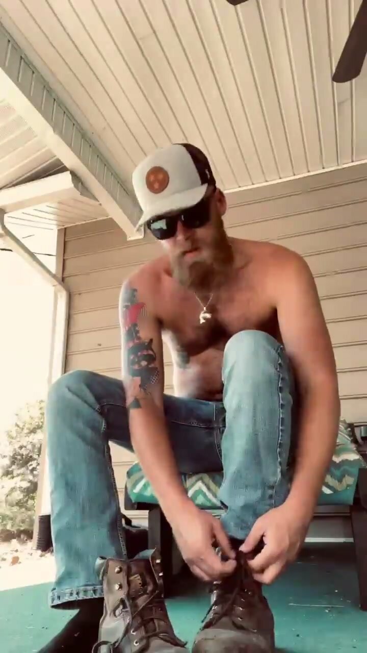 Verbal str8 redneck master instructs & takes off boots