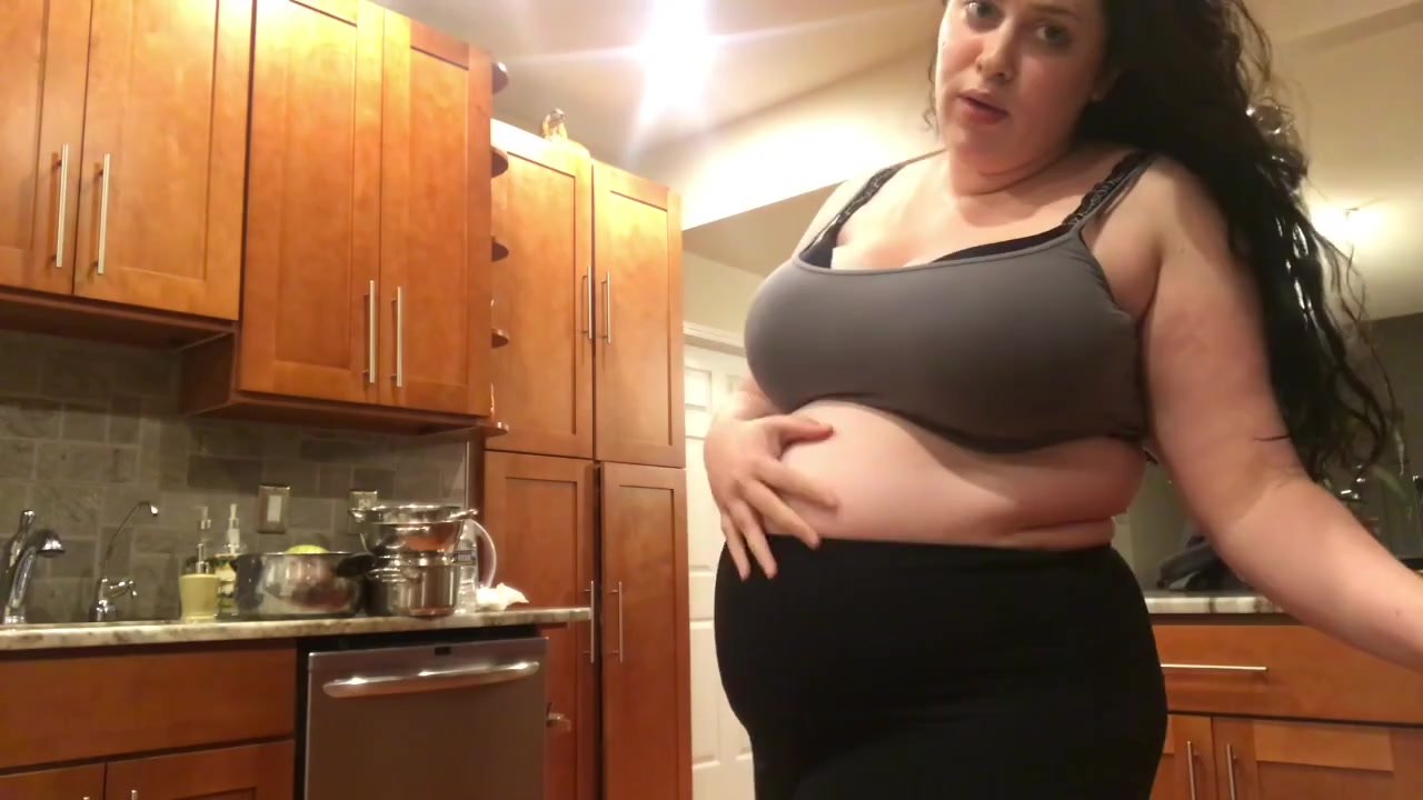 BBW playing with her belly and eating whip cream