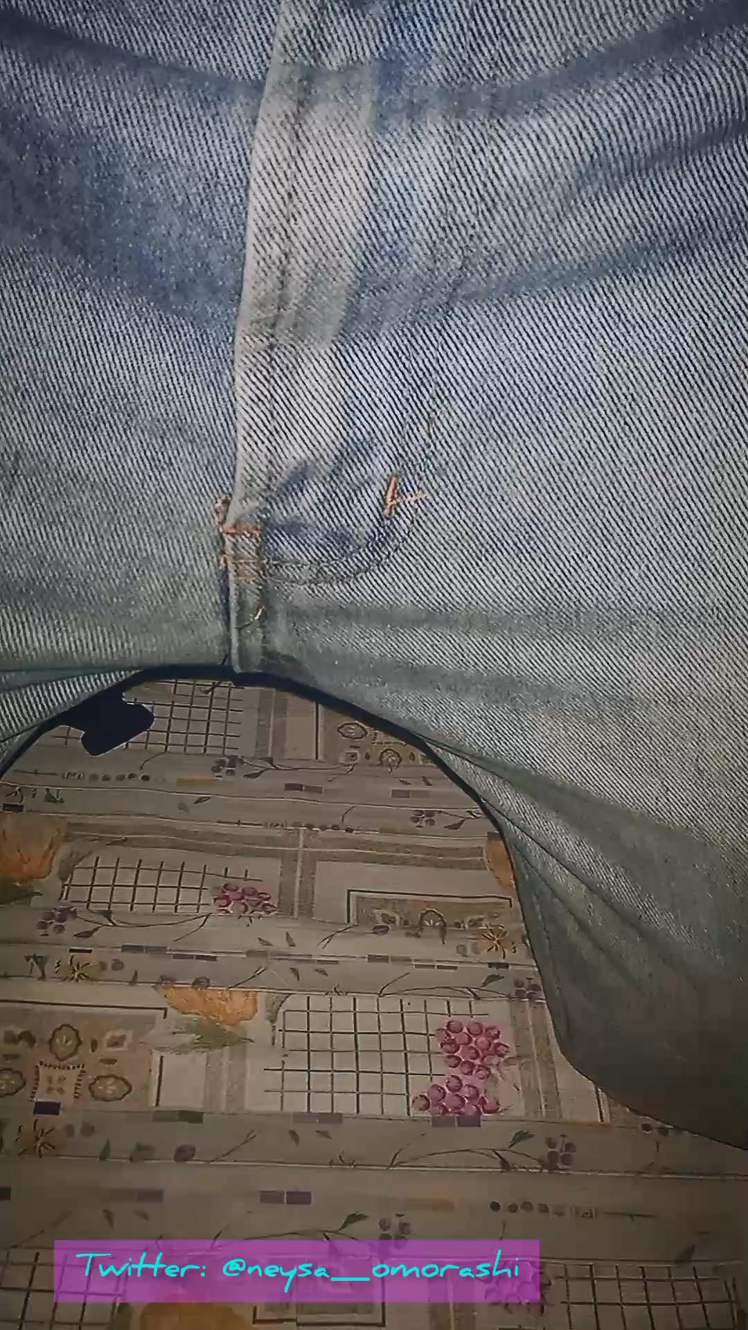 Indonesian girl pee her jeans at her work lunch room