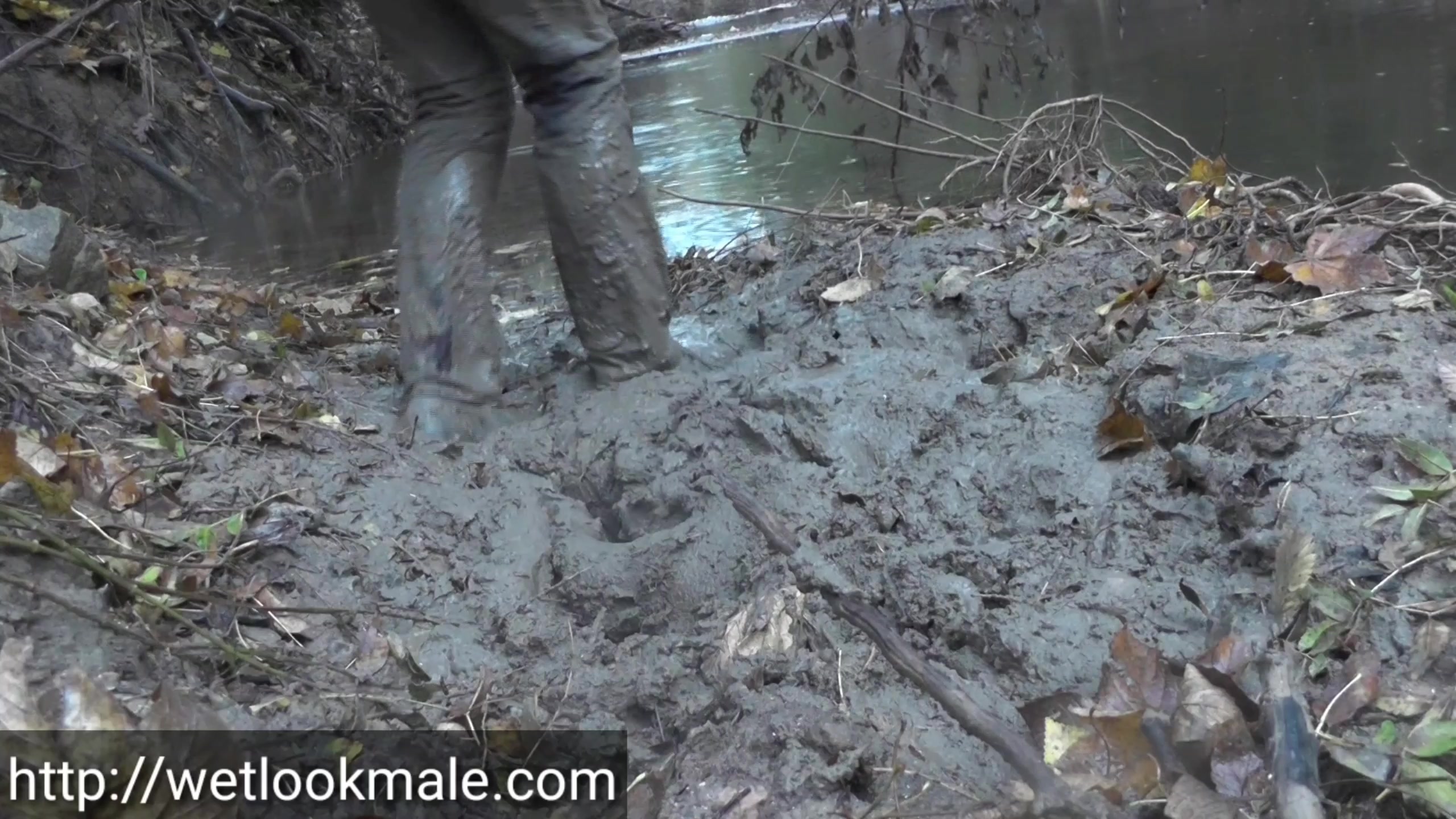 Well suited in mud