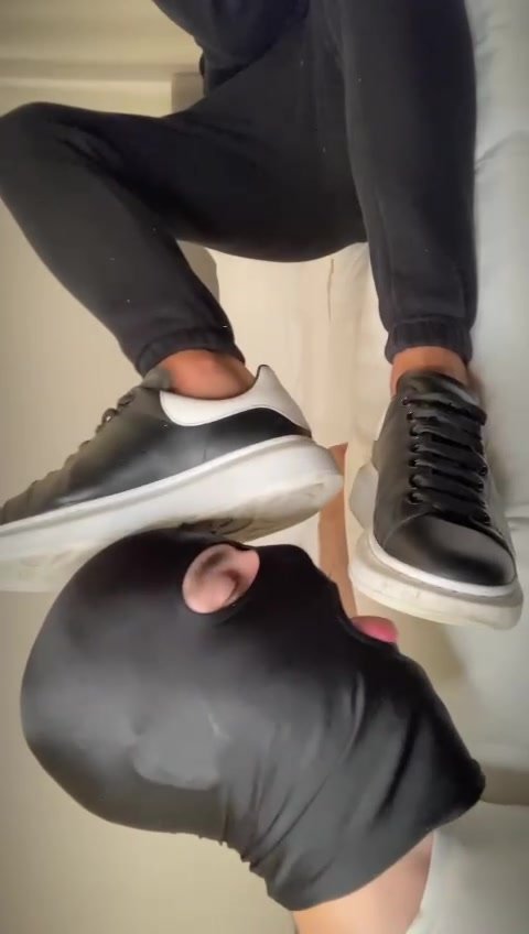 Twink cleans my sneakers and soft feet
