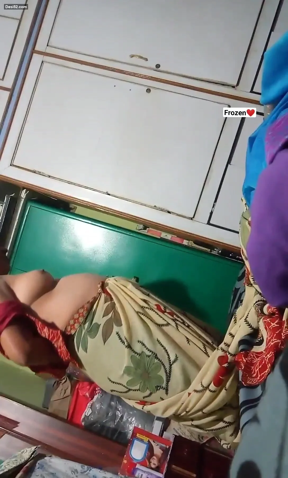 Desi aunti caught on hidden camera - ThisVid.com
