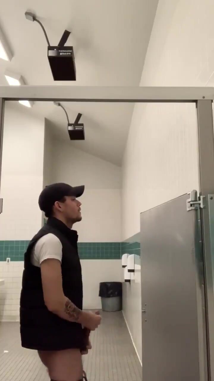 Horny bator hoping to get caught