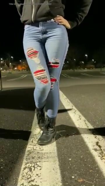Brianna pees jeans - video 3