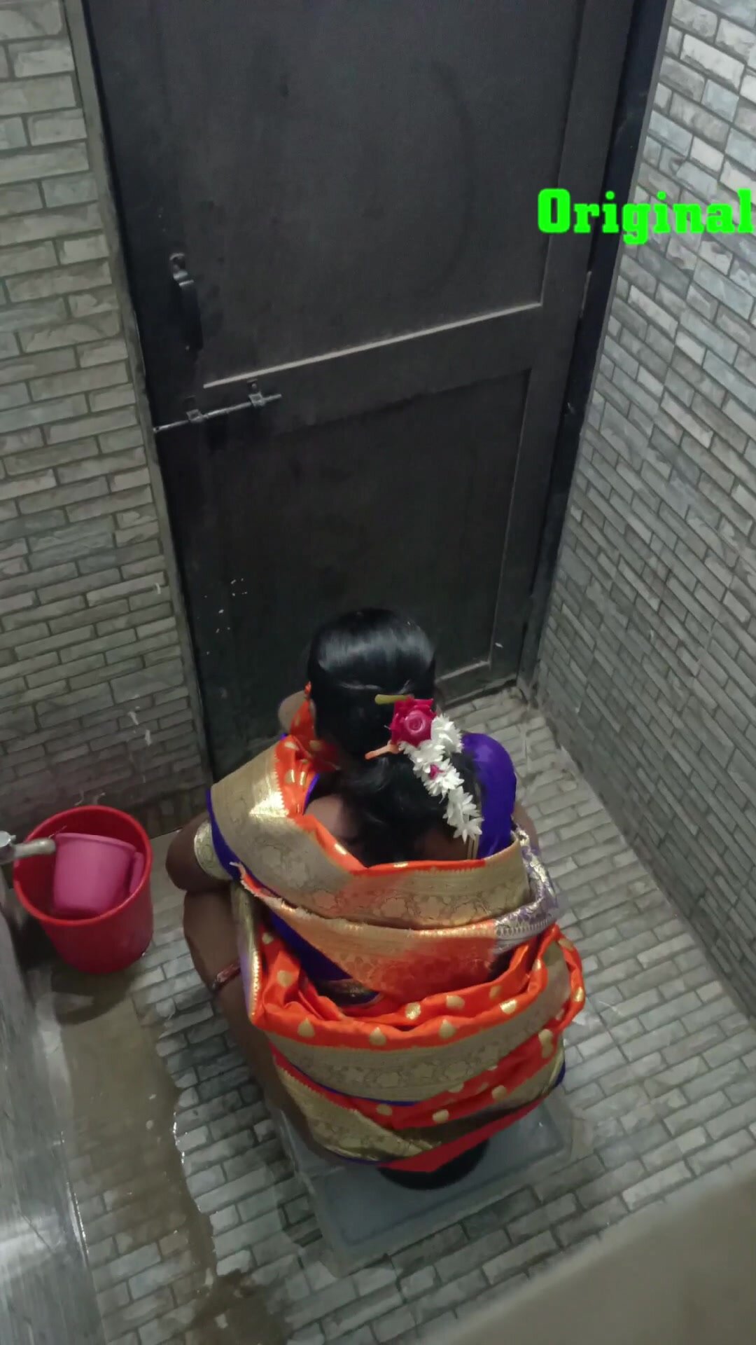 Hit list: Desi pissing - video 139 - ThisVid.com