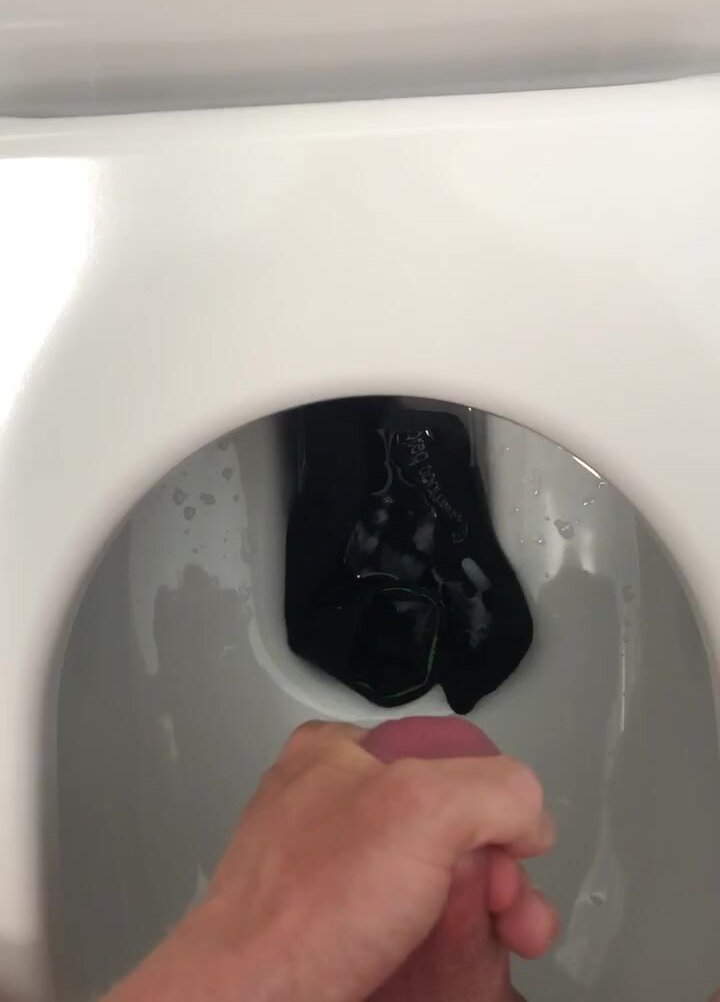 Cumming on my socks had flushing them