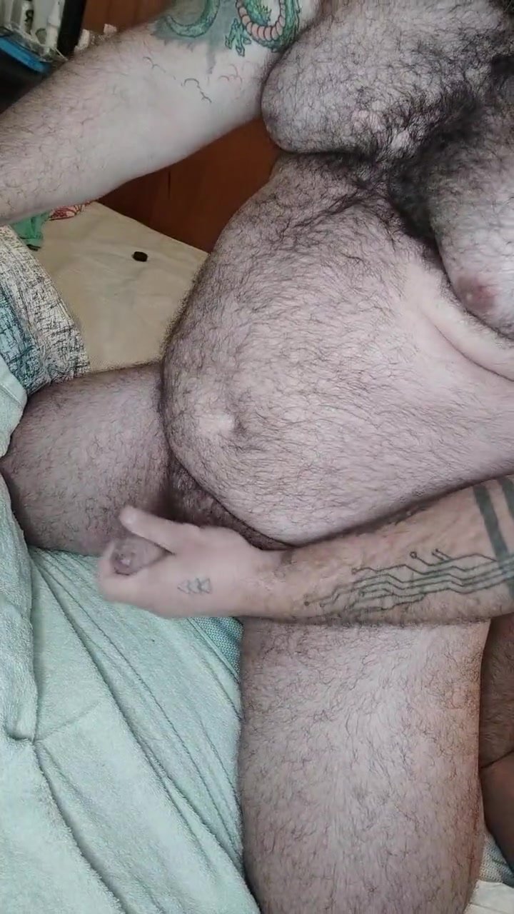 Hot hairy bear jerking off and cumming