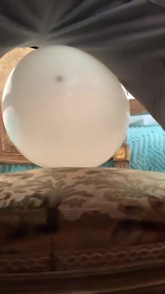 Balloon sit pop - video 2