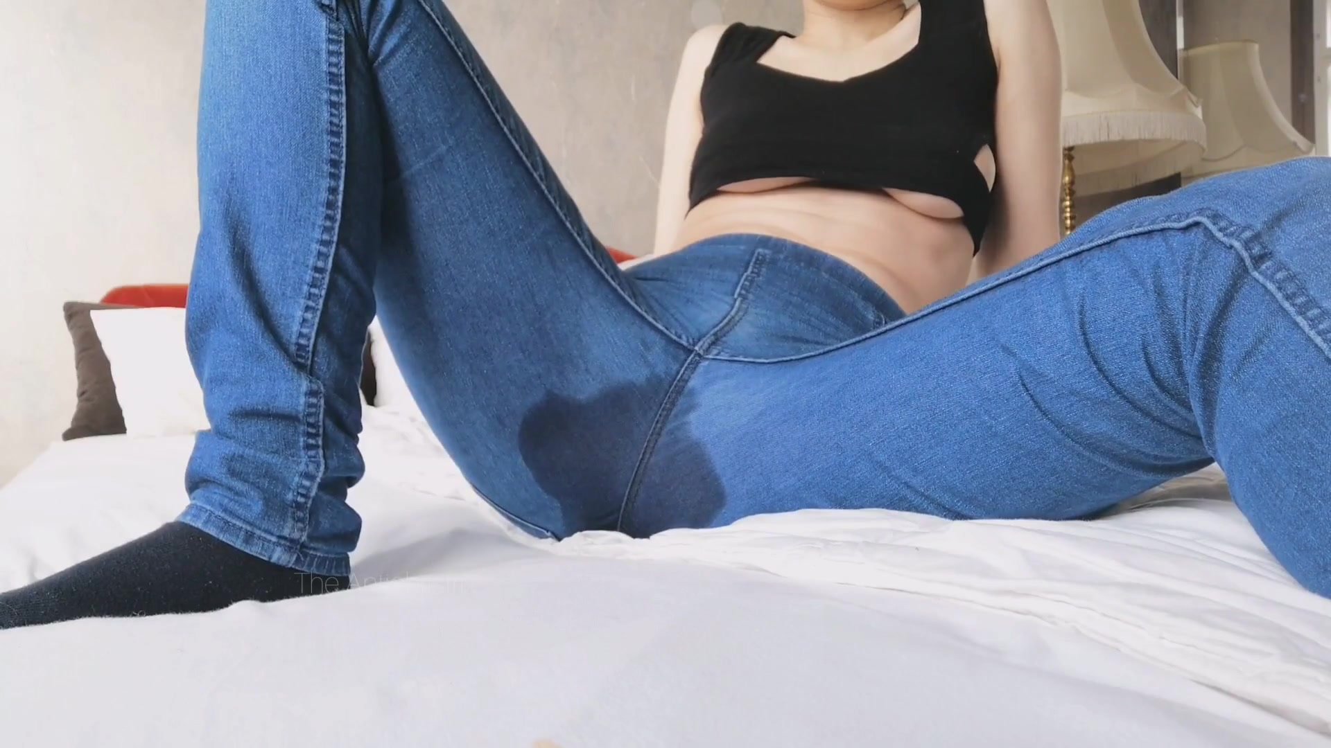 Pissing jeans in bed