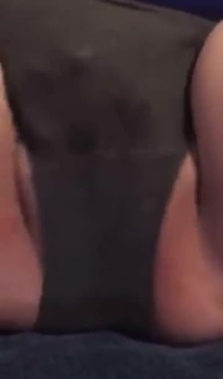 Peeing and cumming in her panties