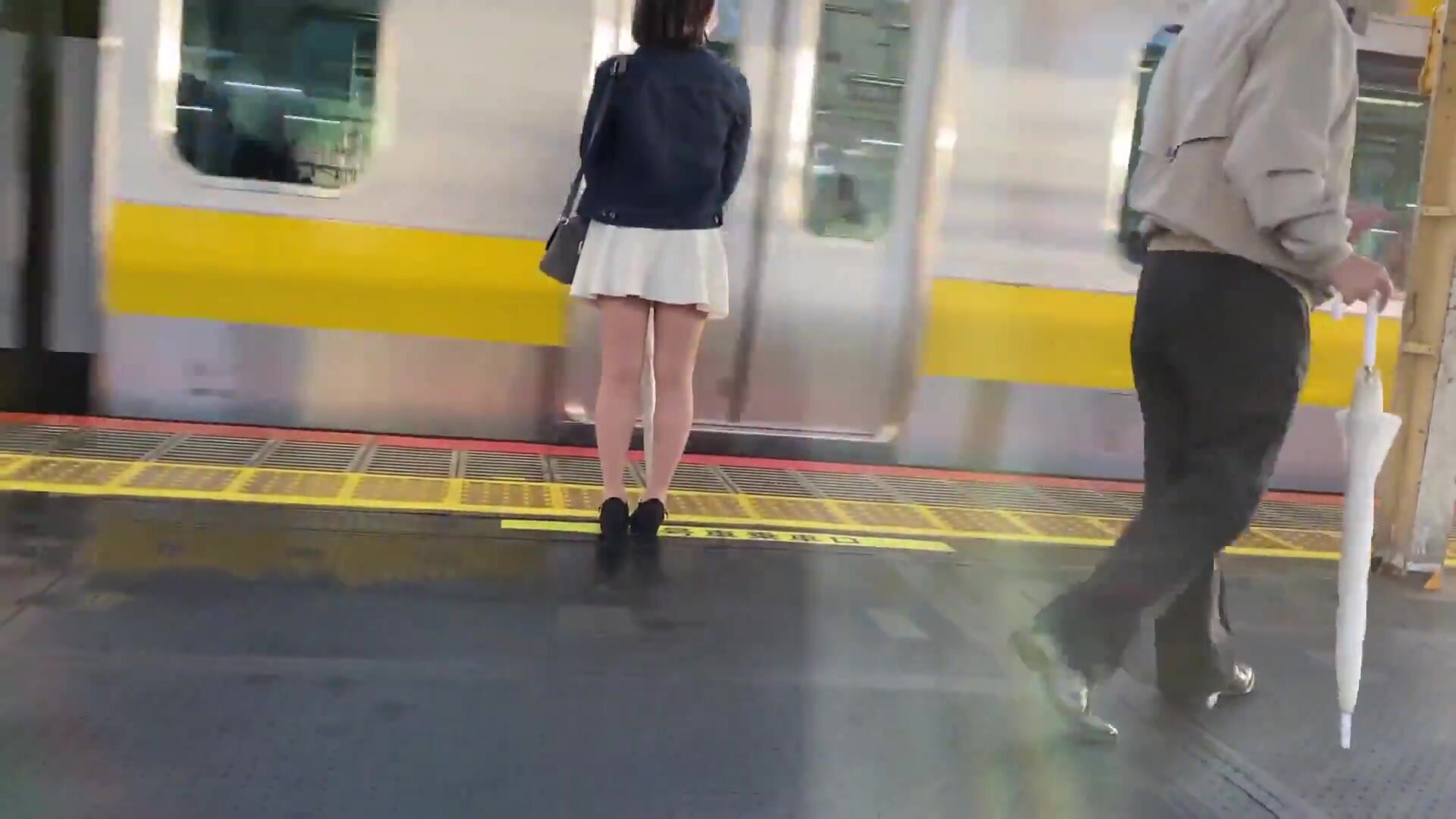 Japanese Lady Pantyhose Upskirt & Masturbate - video 26