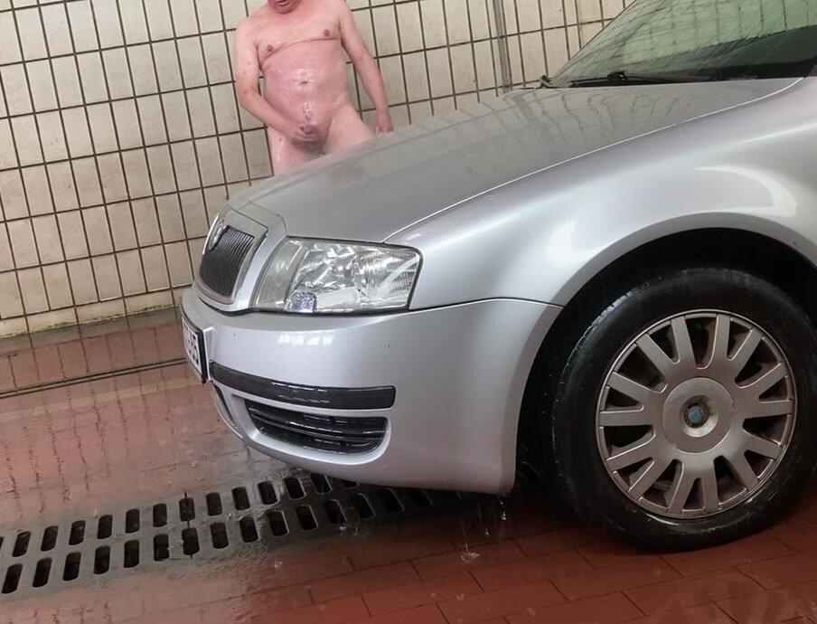 Naked in the car wash 3