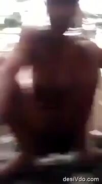 Desi pissing - video 142