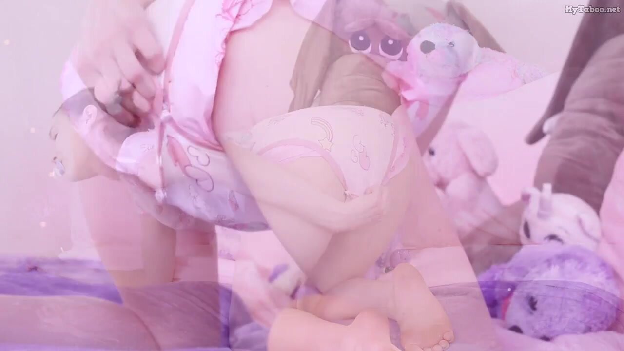 Cute Diaper girl - video 2