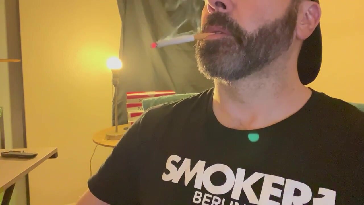 Marlboro smoker - video 8