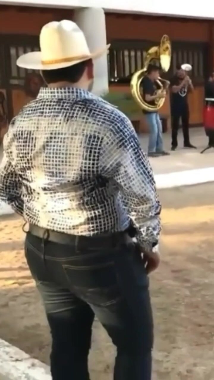 Gordito nalgon vaquero mexicano