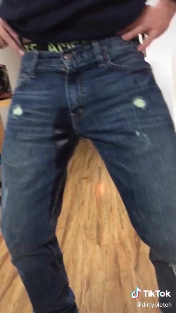 tiktok guy wets his jeans