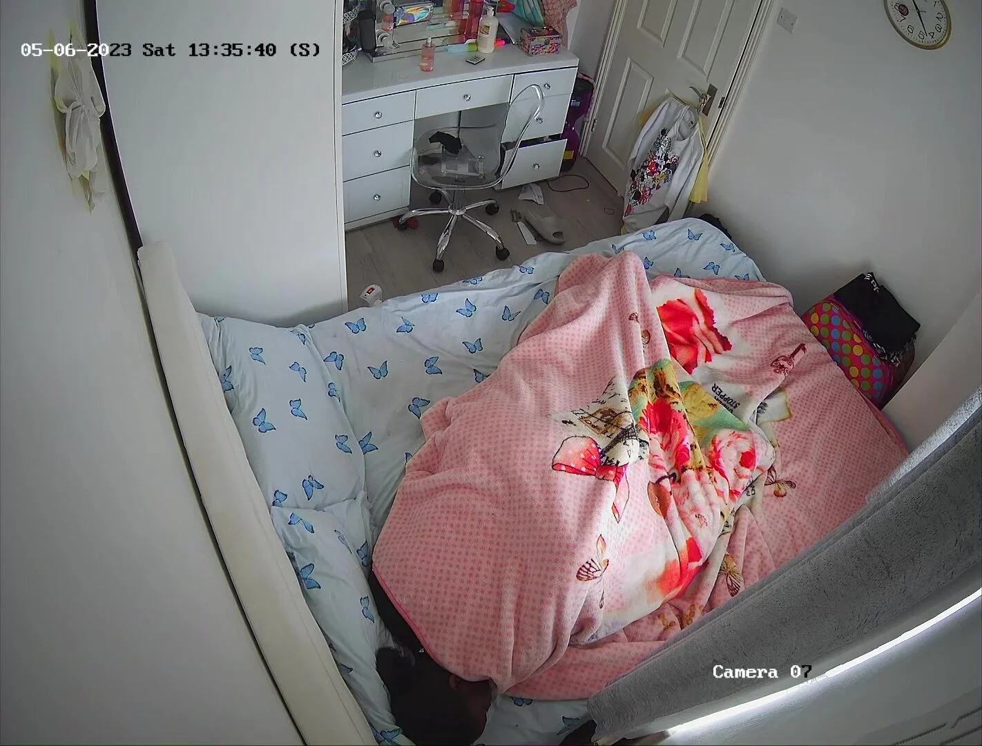05 10 ebony masturbate bed
