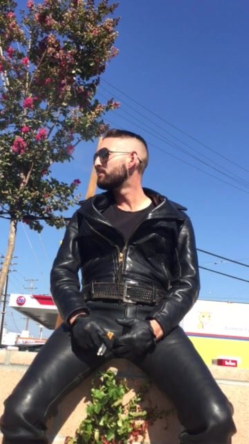 Leather smoking - video 10
