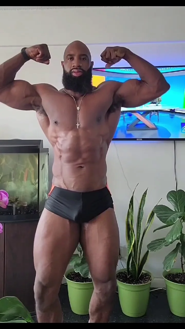 Watch Ripped Ebony Showering Naked - Fit, Ebony, Muscular Porn - SpankBang