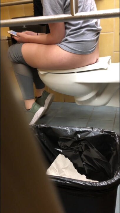 College girl pooping hidden camera