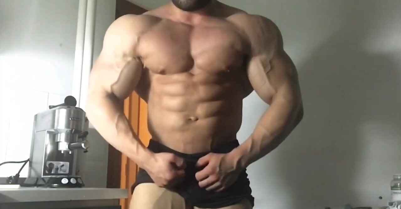 Pumped biceps - video 2