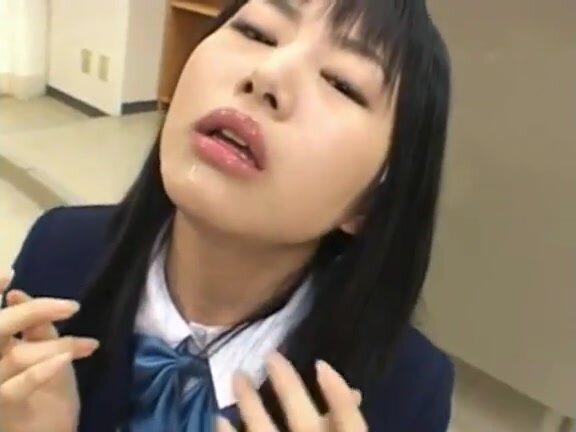Japanese gokkun girl can't eat enough cum