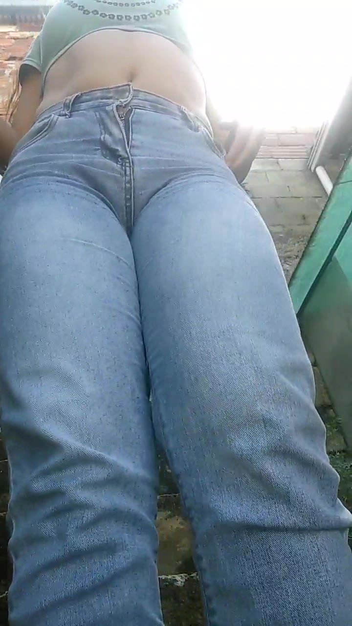 Dulce María peeing her jeans