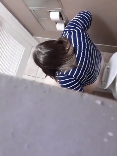 Girl farting and pooping public toilet spy overstall 3