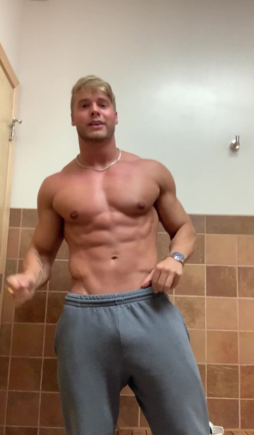 muscle flex - video 3