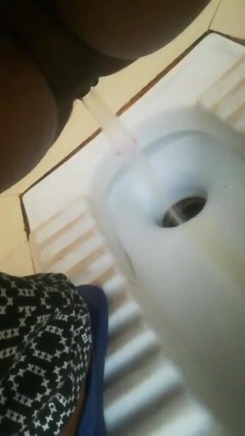 Madu 2 pissing floor toilet