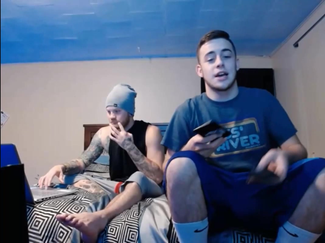 TWO STRAIGHT FRIEND SHOWING BIG DICK - ThisVid.com