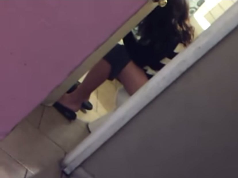 YT caught teen on camera singing on the potty
