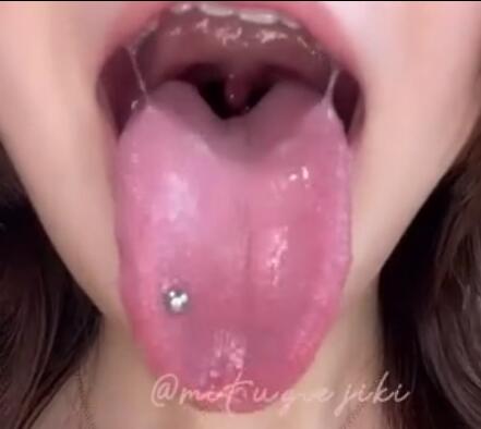 Asian  girls uvula and mouth XD