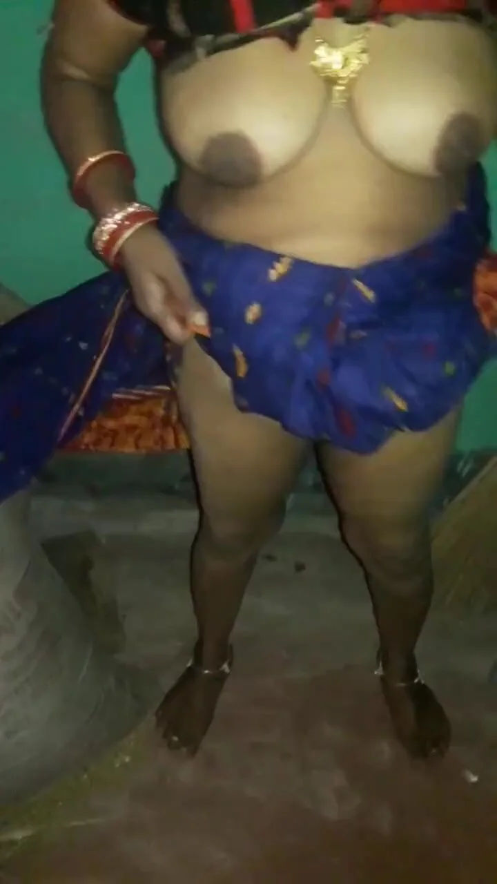 Desi saree aunty nude