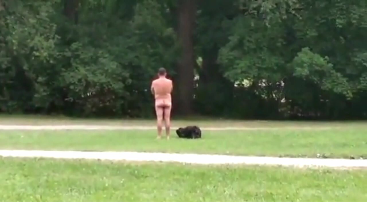Naked Man in Park Draws Crowd