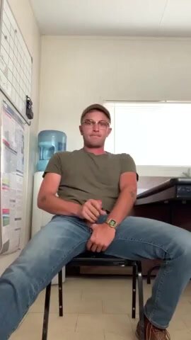 Jerking off at Work (at the office)