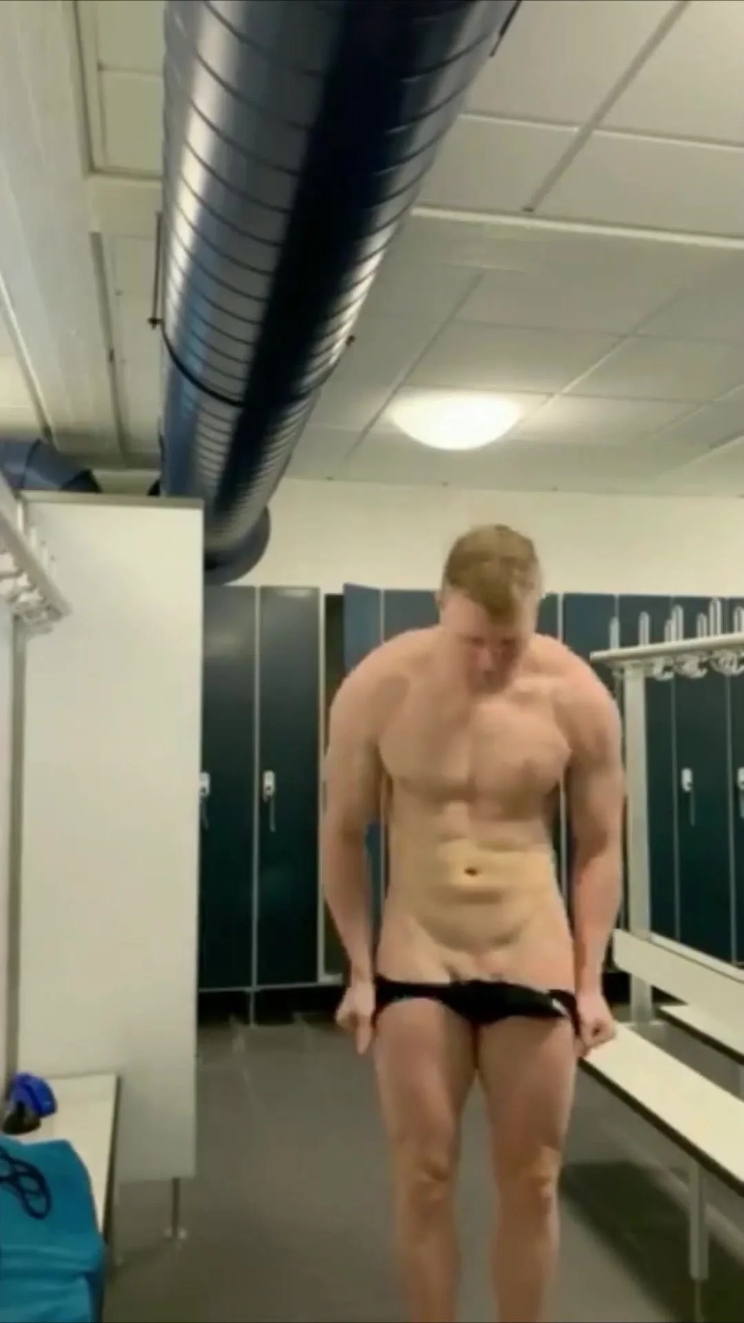 Jocks: Big dick in the locker room - video 3 - ThisVid.com