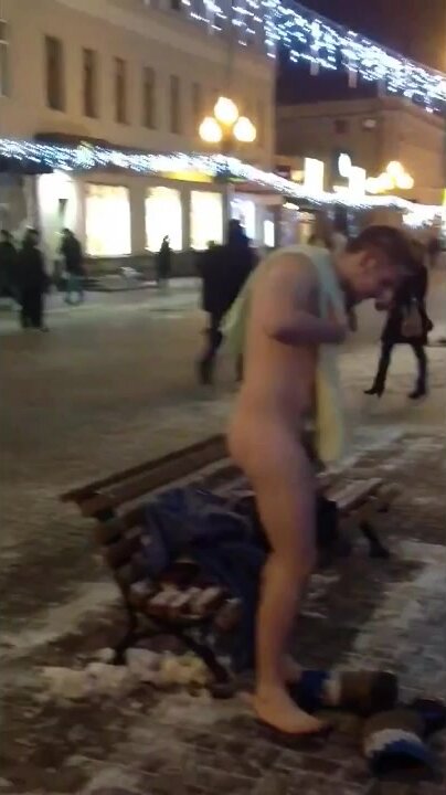 Street nudity - video 3