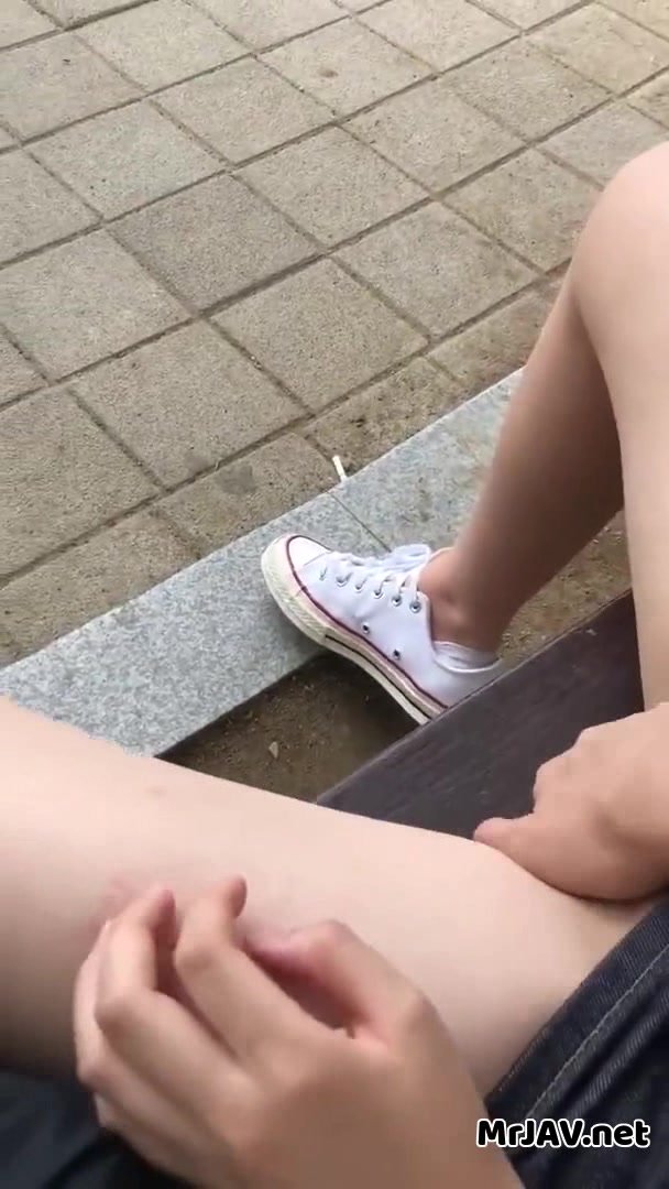 Boyfriend fondles her in public park