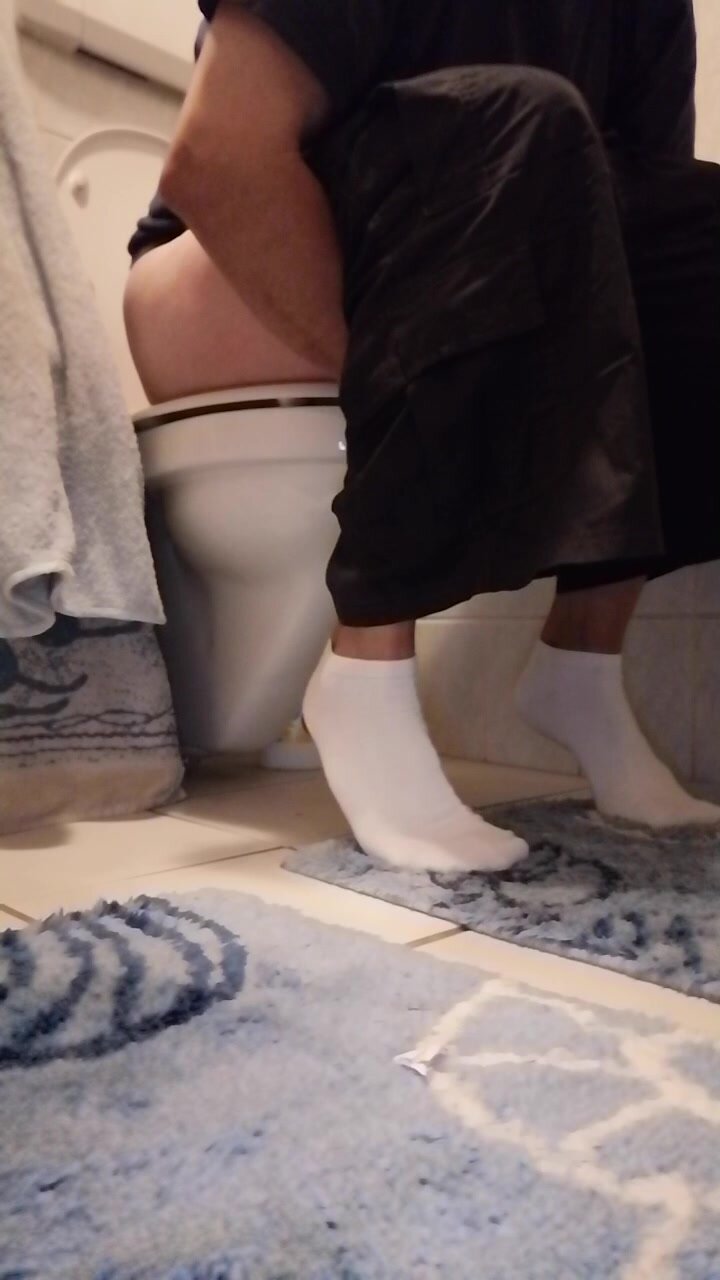 I'm pooping - video 9