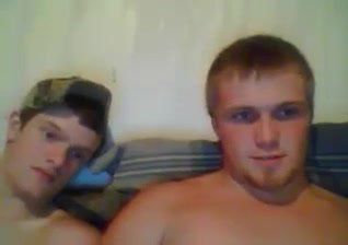 COUPLE COUNTRY BOYS FIGURE OUT THEIR WEBCAM