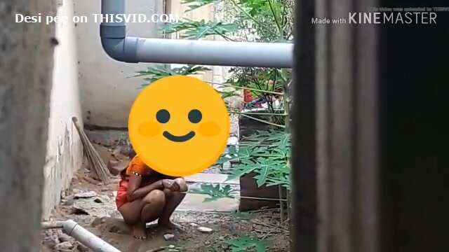 Desi pissing - video 148