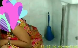 Desi pissping - video 11
