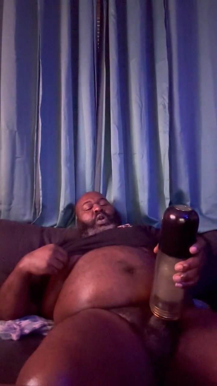 FAT  BLACK DADDY JERKING OFF - LOAD CUM - VIDEO 2
