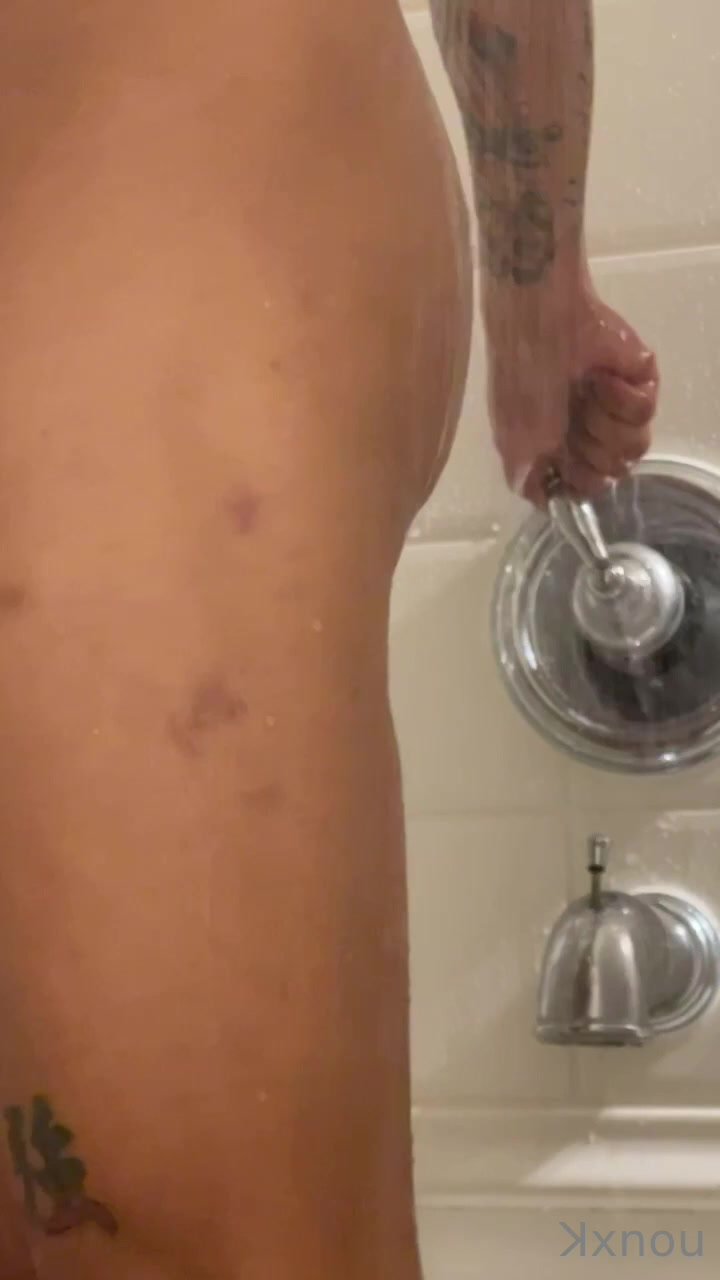 Hot Asian guy jacking and showing off